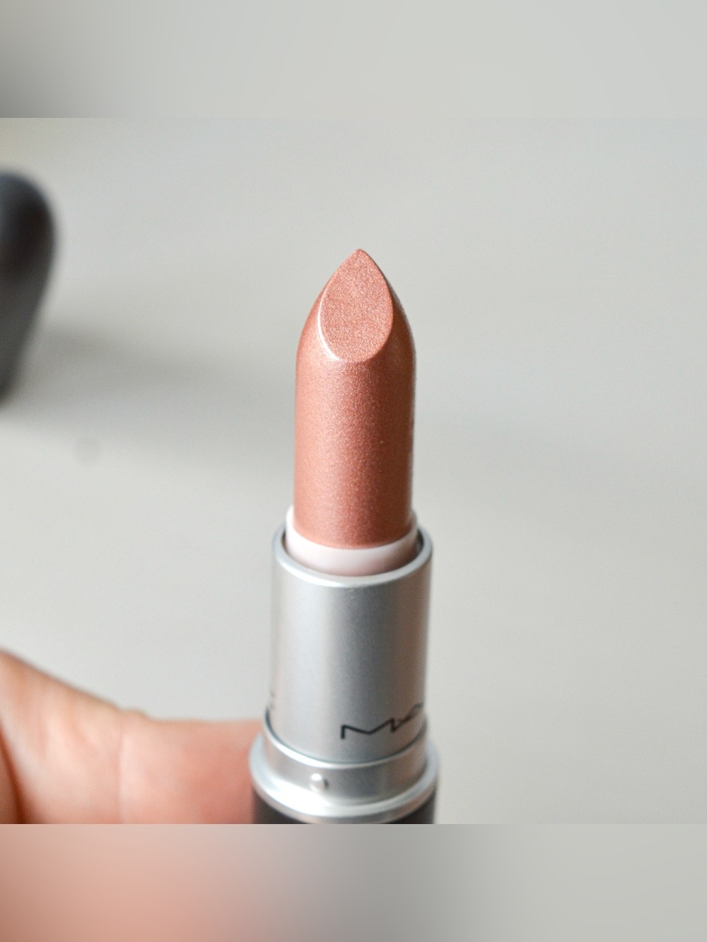 MAC Cosmetics Lipstick *MISCHIEVOUS* Extra Rare Limited Edition Peach BNIB - Picture 4 of 8